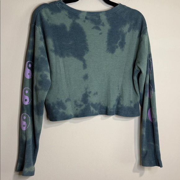Urban Outfitters Truly Madly Deeply Ying Yang Tie Dye CropThermal Tee - Picture 5 of 6